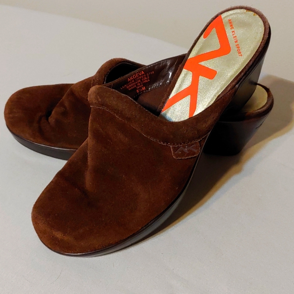 Anne Klein mule shoe